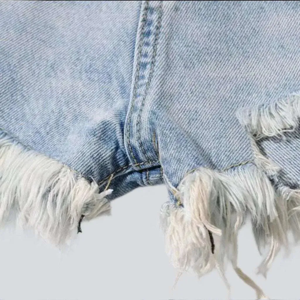 Wide women's distressed jean shorts